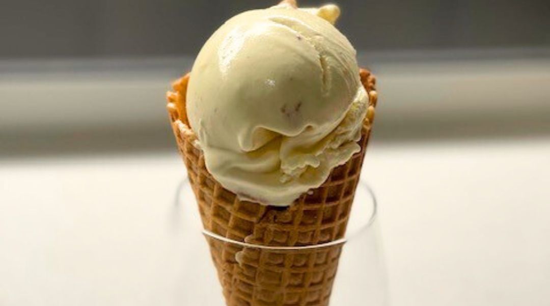 White choc & macadamia ice cream